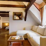 Hotel Historia & Historante