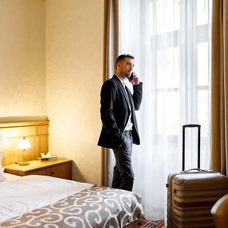 Historia & Historante Hotel 4*