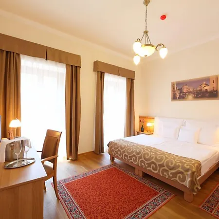 Historia & Historante 4* Veszprem