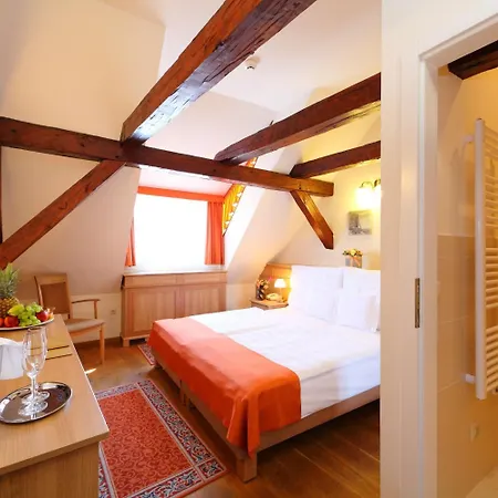 Hotel Historia & Historante