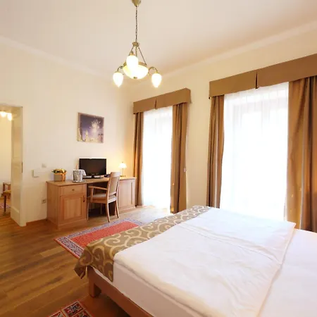 Historia & Historante Hotel