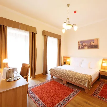 هستوريا 4* Veszprém
