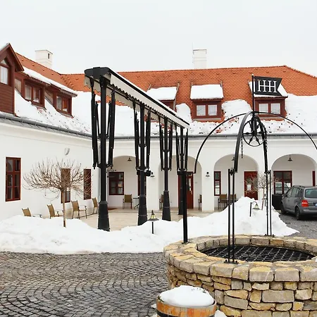 Historia & Historante Hotel 4*