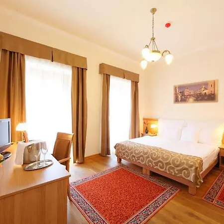 Hotel Historia & Historante