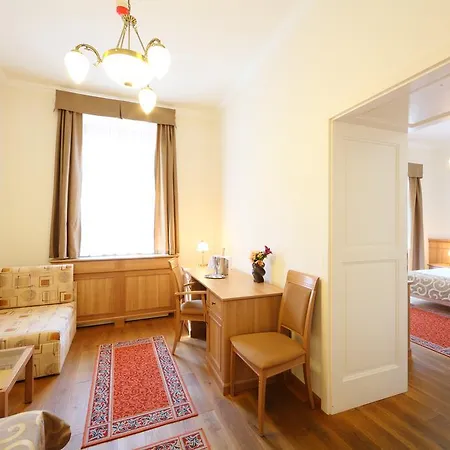 伊斯托利亚伊斯托兰特酒店 4* 维斯普雷姆