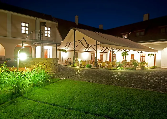 Historia & Historante Hotel