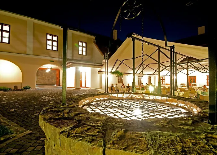 Historia & Historante Веспрем