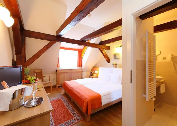 Hotel Historia & Historante